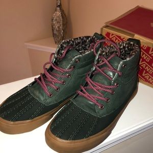 Army green Vans Sk8-Hi Del Palo